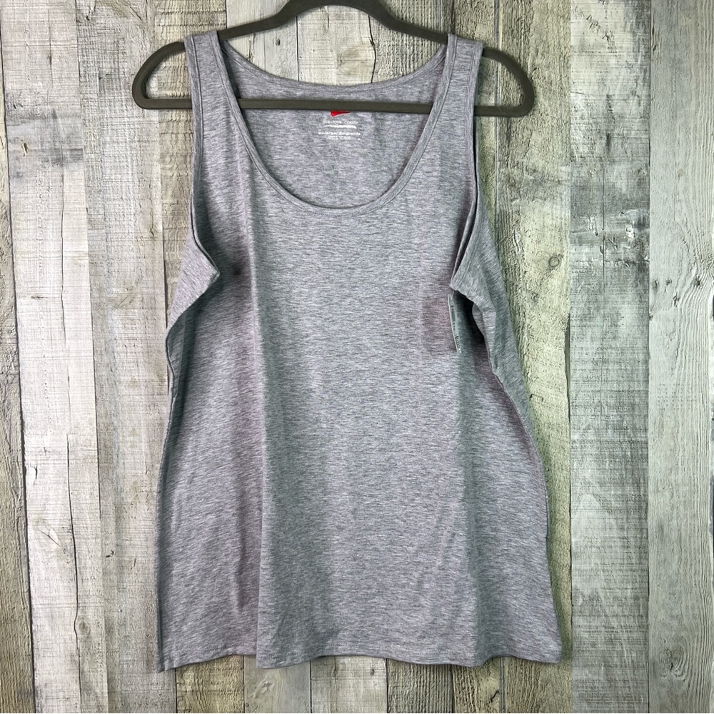 Hanes 2X(20-22) Gray Crewneck Tank Top
New With Tags Excellent Condition